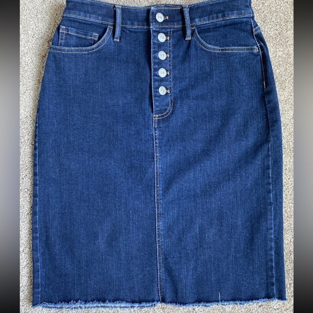Banana Republic Womens Jean Skirt Dark Wash Raw Hem Button Fly Straight. Size 4